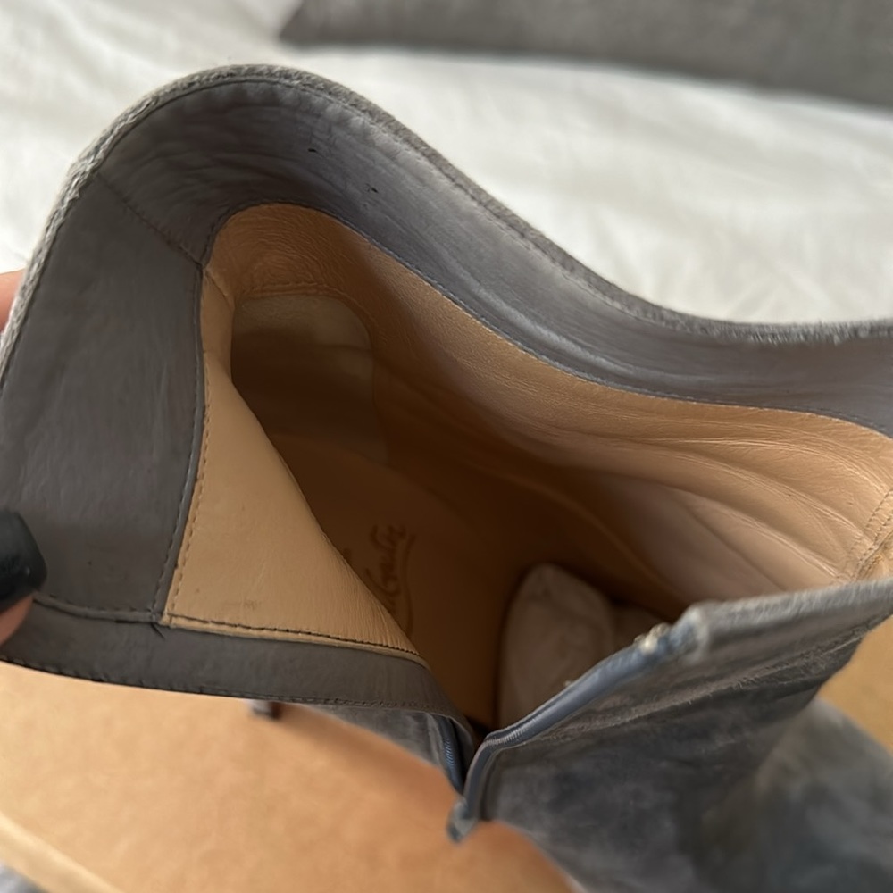 Bootylili Velours Christian Louboutin booties - Picture 13 of 16